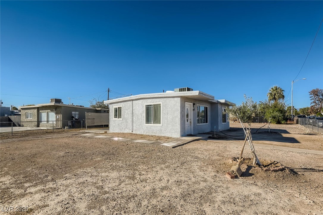 2132 Franklin Avenue Property Photo
