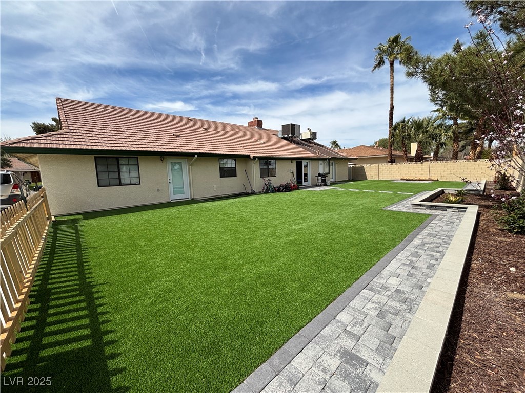 1104 Oak Tree Lane Property Photo 11