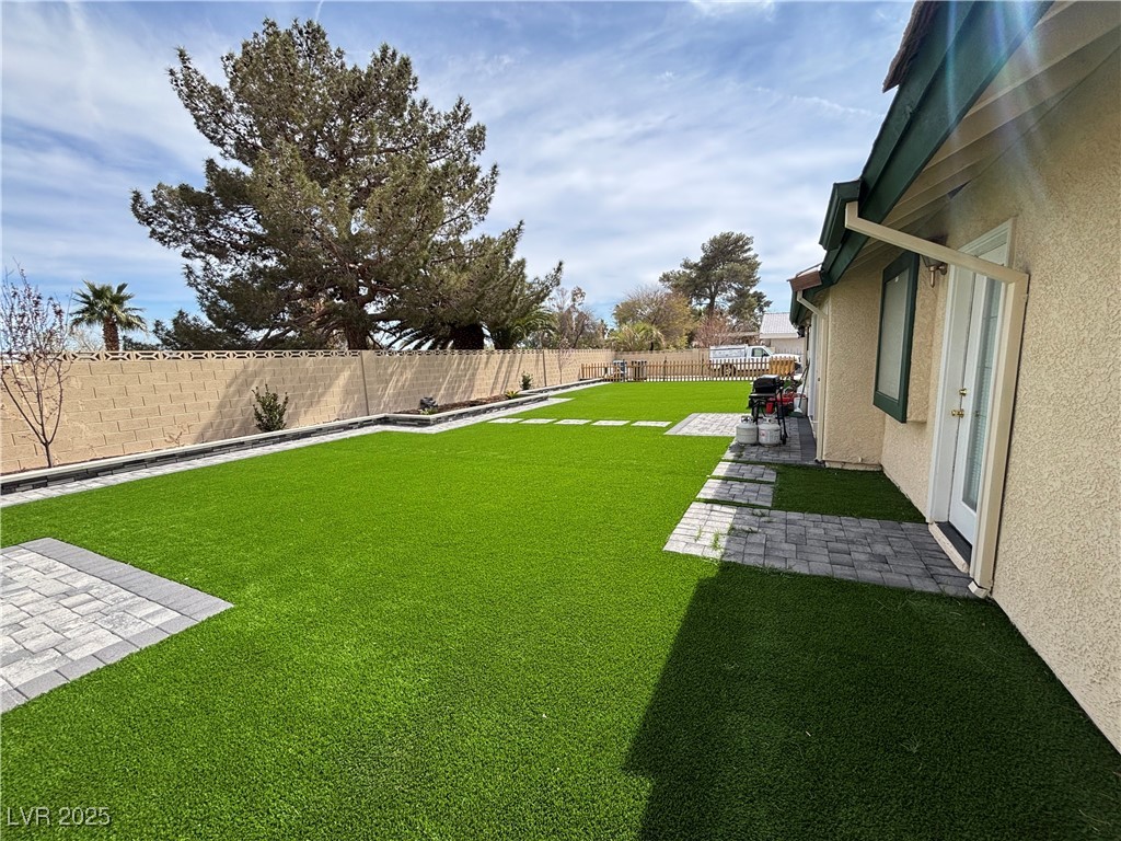 1104 Oak Tree Lane Property Photo 12
