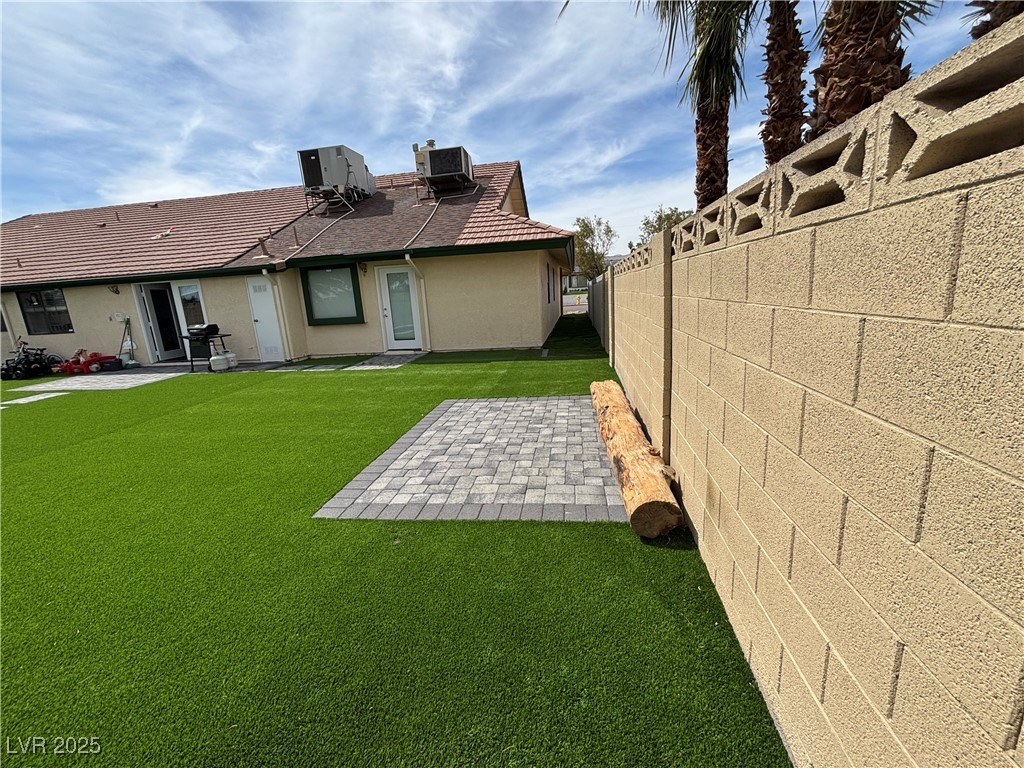 1104 Oak Tree Lane Property Photo 13