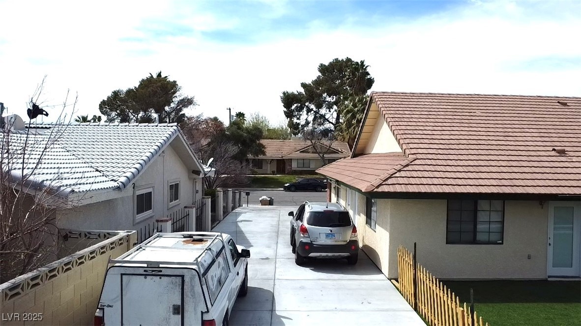 1104 Oak Tree Lane Property Photo 15