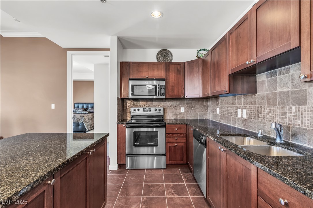 2405 West Serene Avenue 817 Property Photo 15
