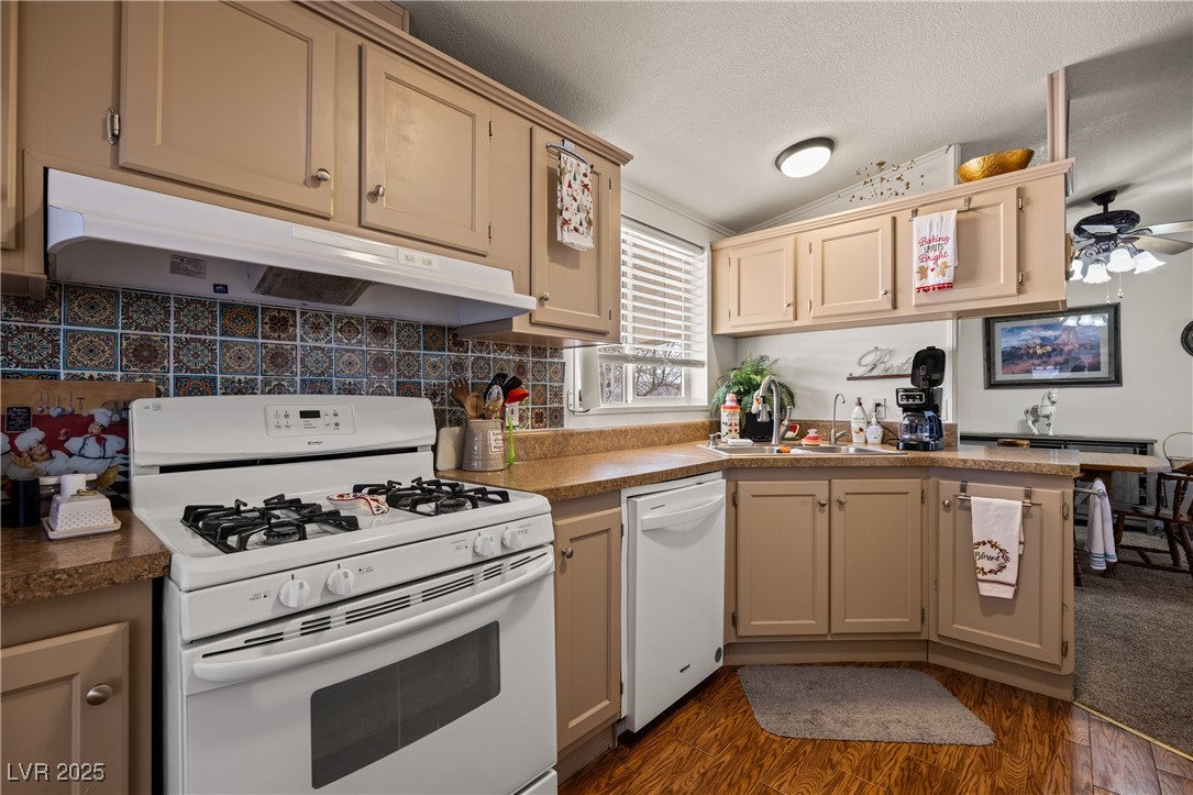 2474 Yamashita Street Property Photo 13