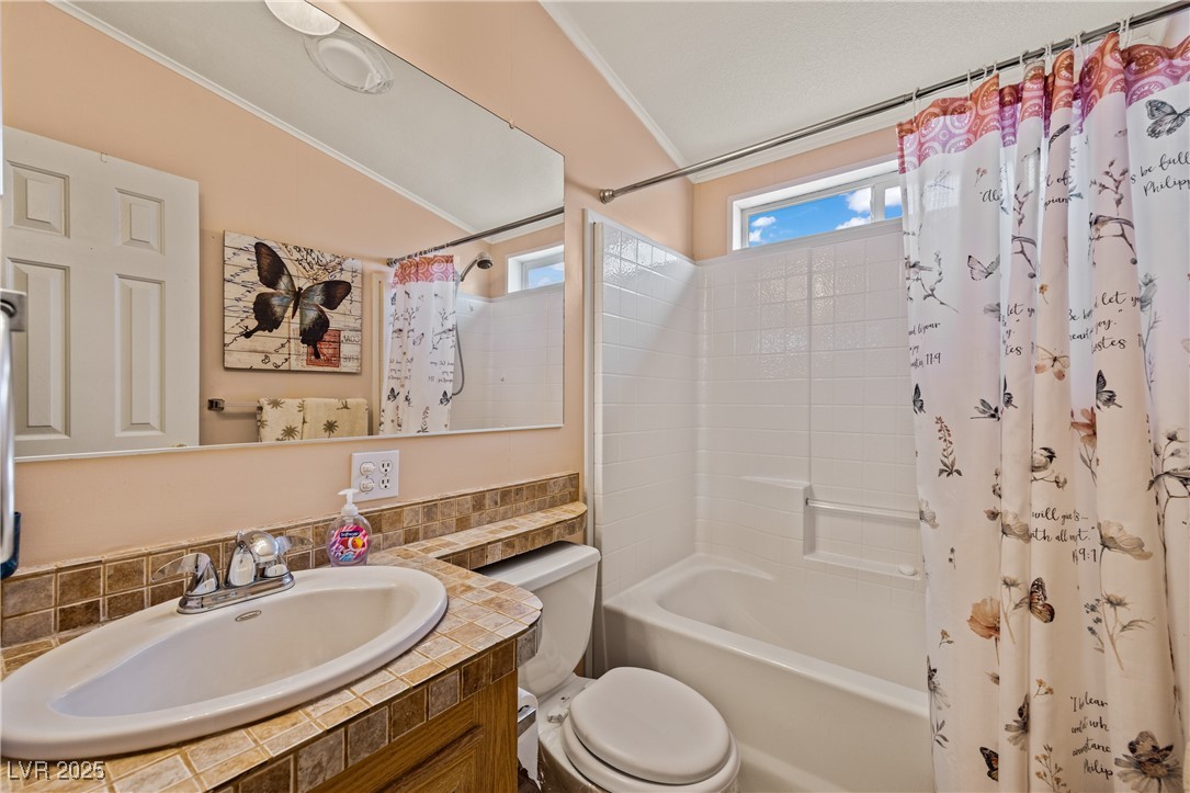 2474 Yamashita Street Property Photo 28