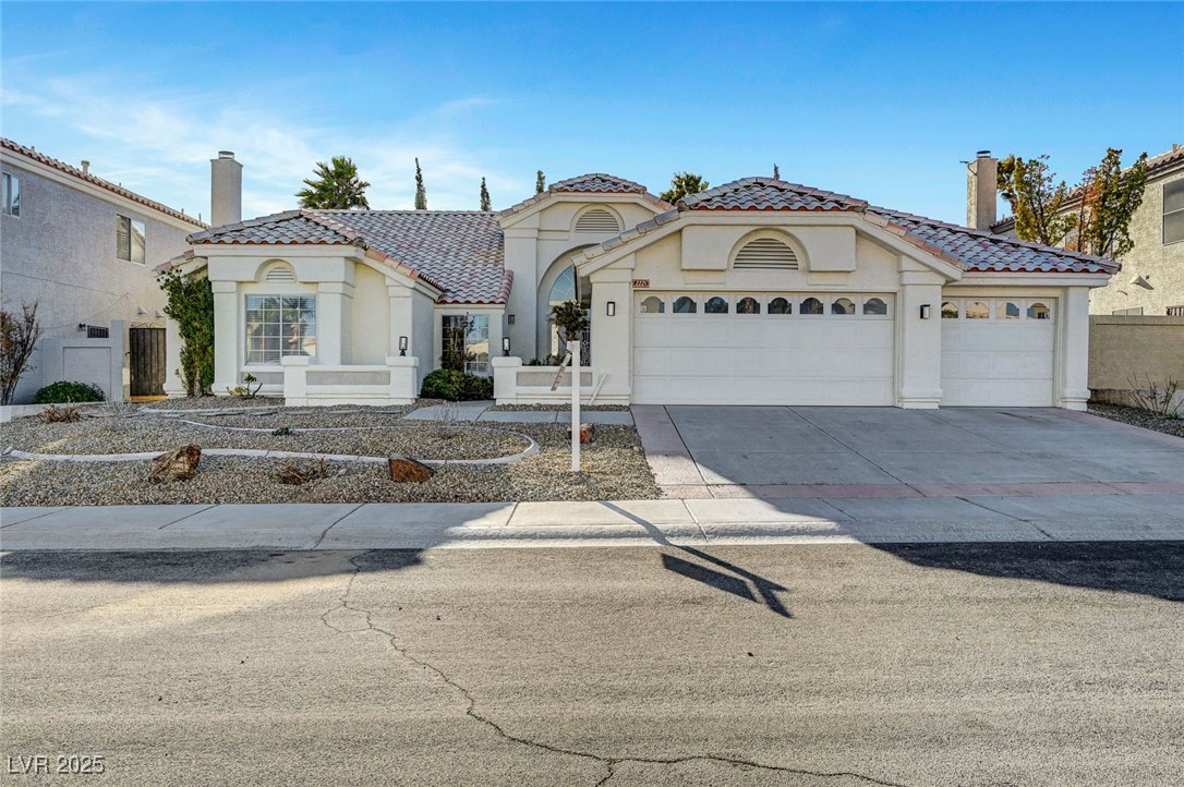 2221 Loggerhead Road Property Photo 1