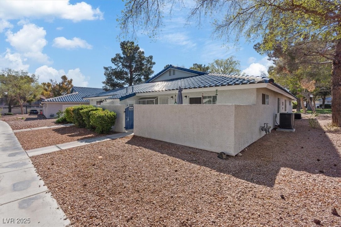 2040 Willowbury Drive A Property Photo
