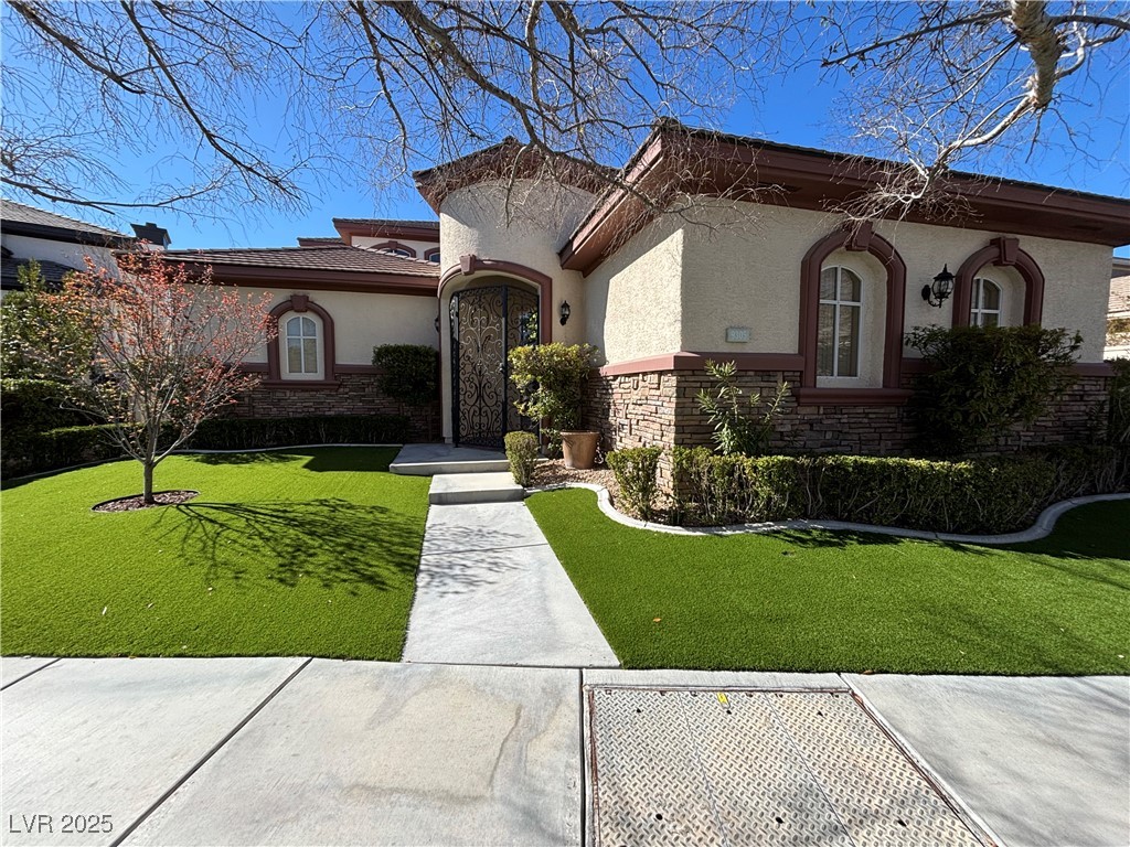 9305 Fontainbleu Drive Property Photo