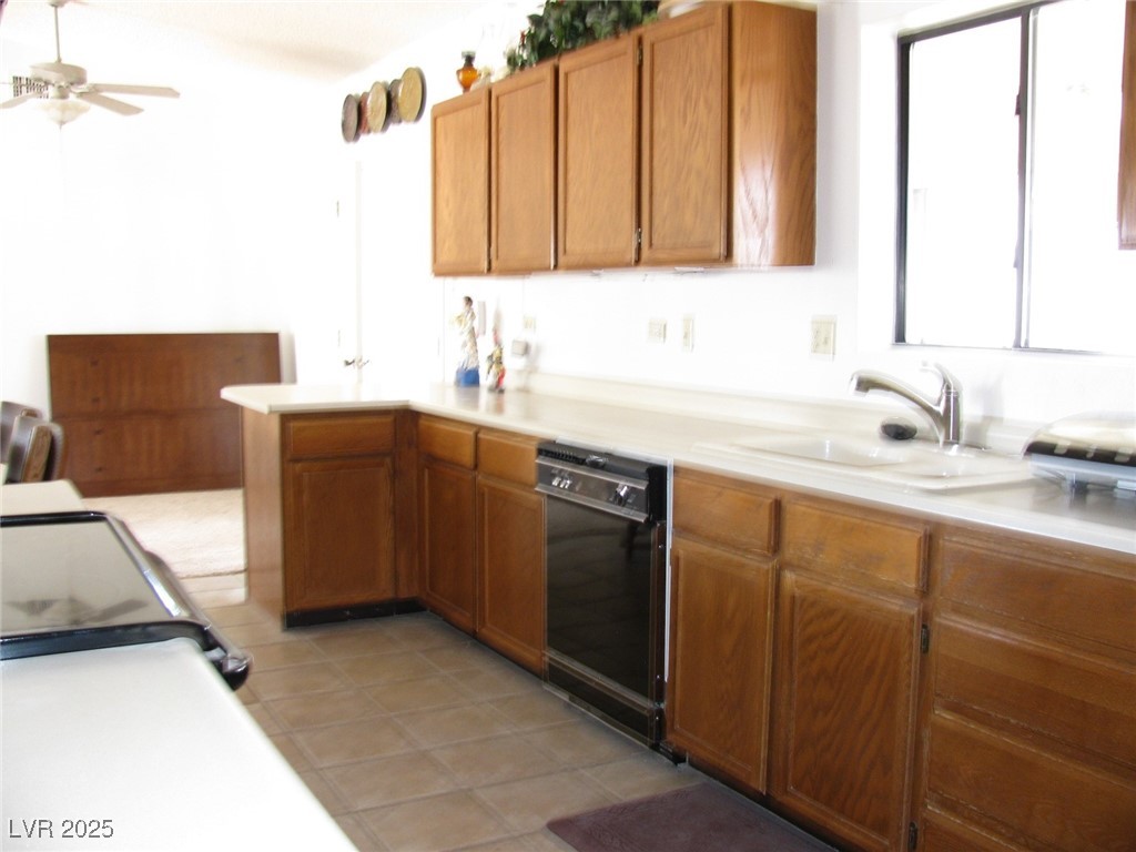 1081 Pluto Street Property Photo 9