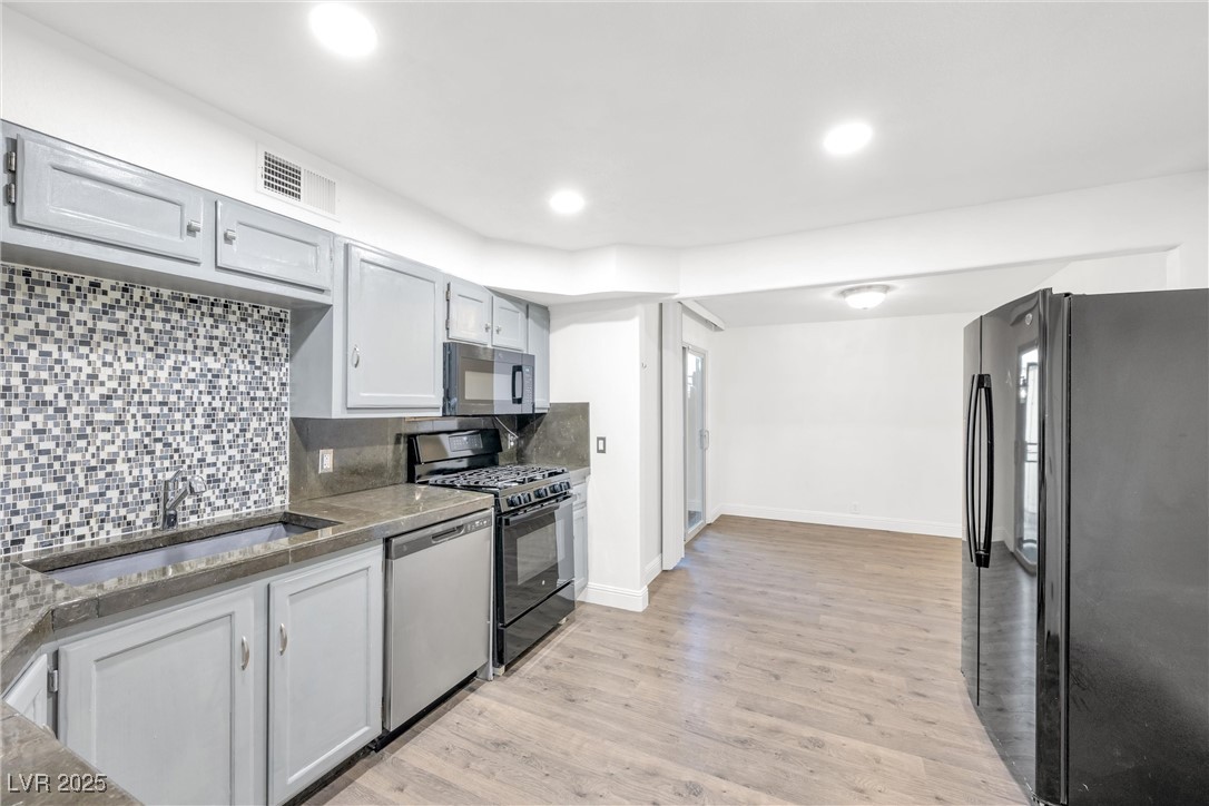 3944 Visby Lane Property Photo