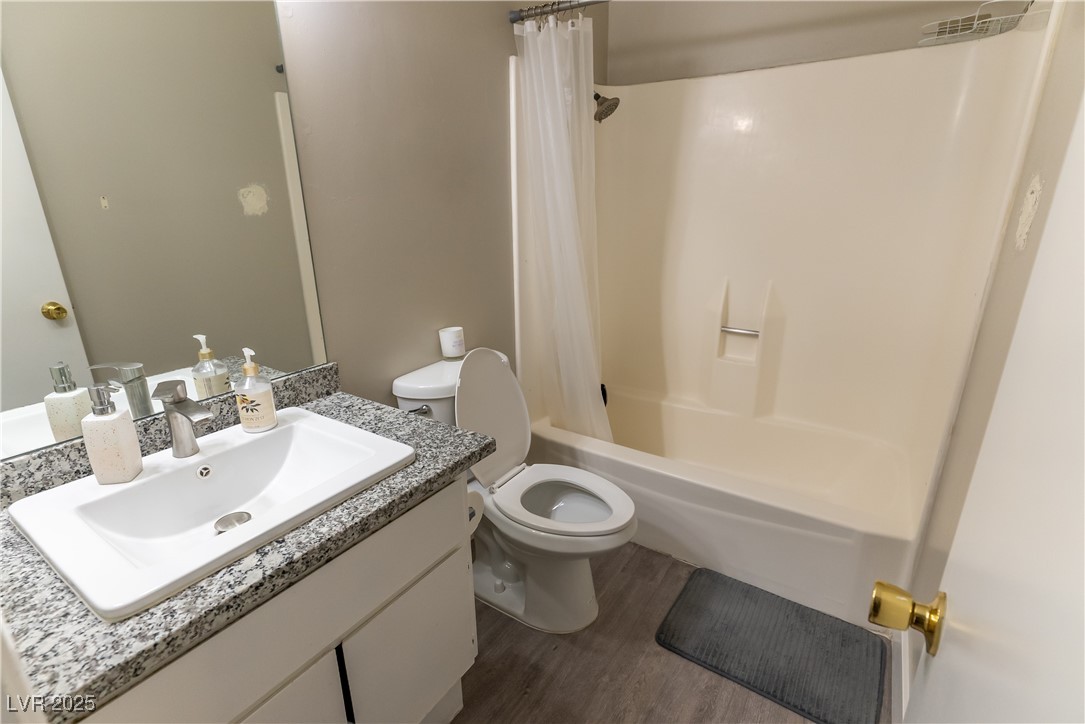 1467 Hialeah Drive D Property Photo 17