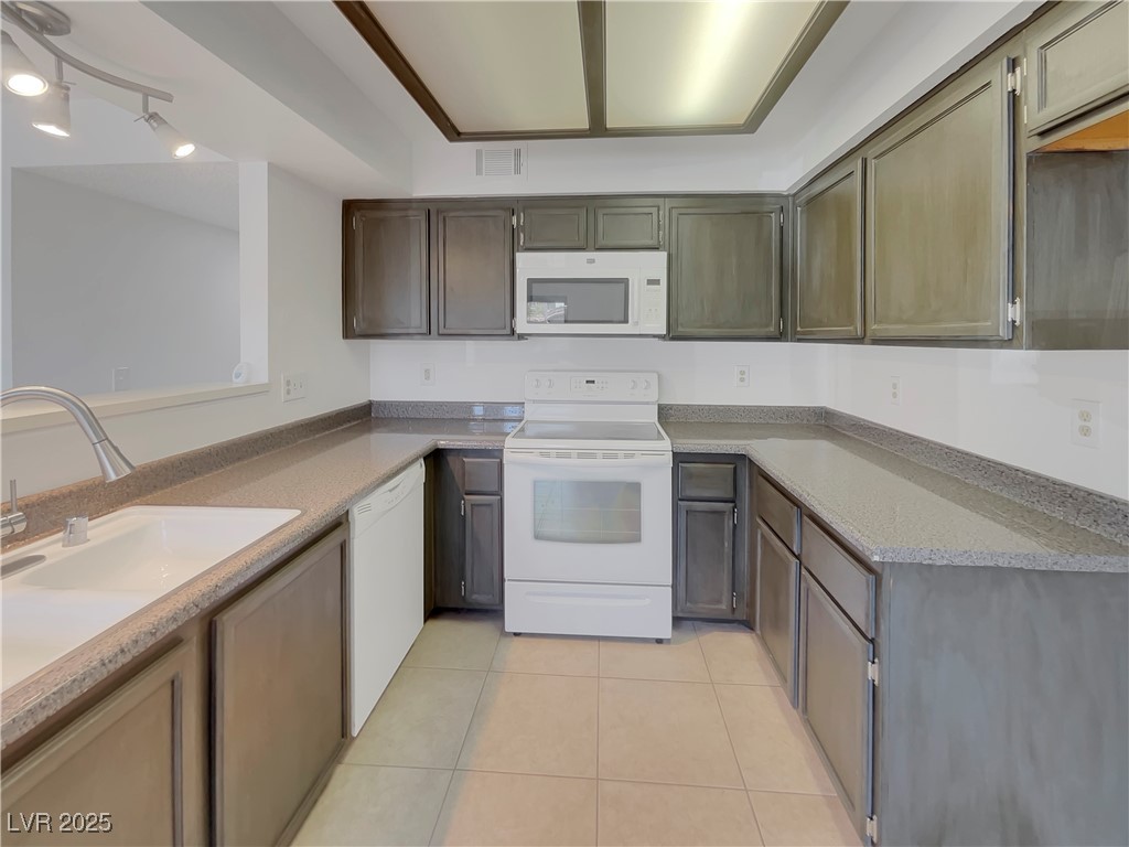 1575 West Warm Springs Road 1111 Property Photo 6