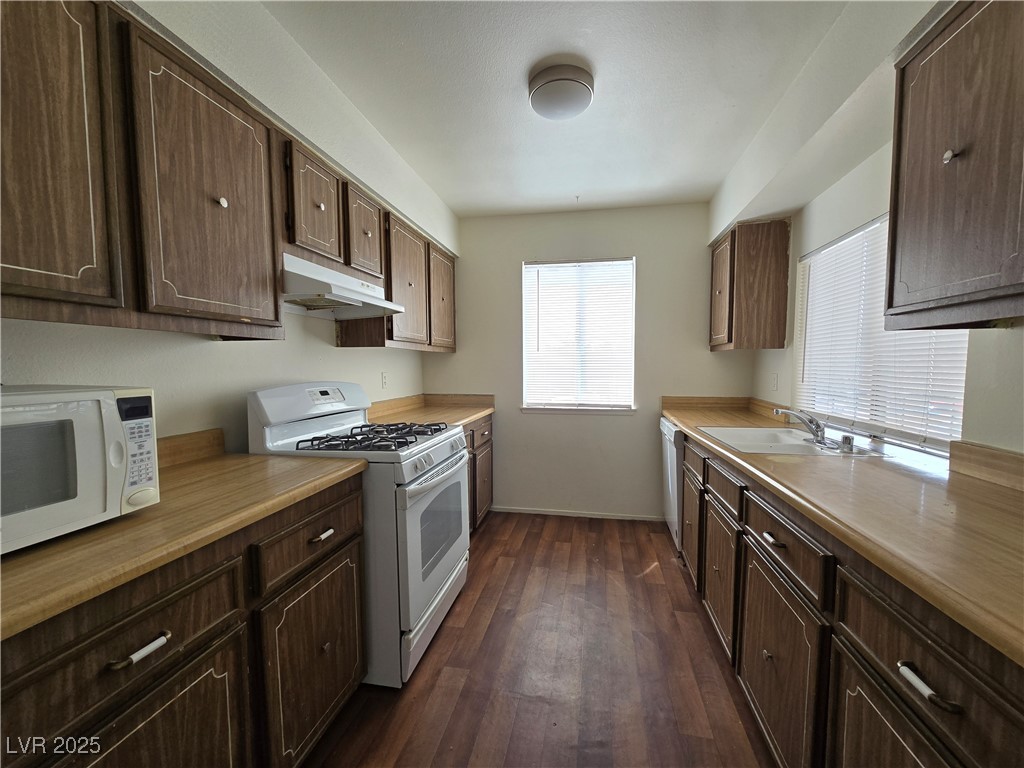 5340 Retablo Avenue C Property Photo 5