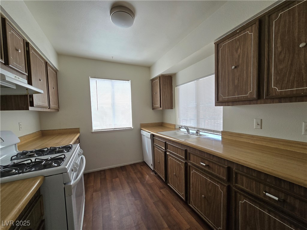 5340 Retablo Avenue C Property Photo 6