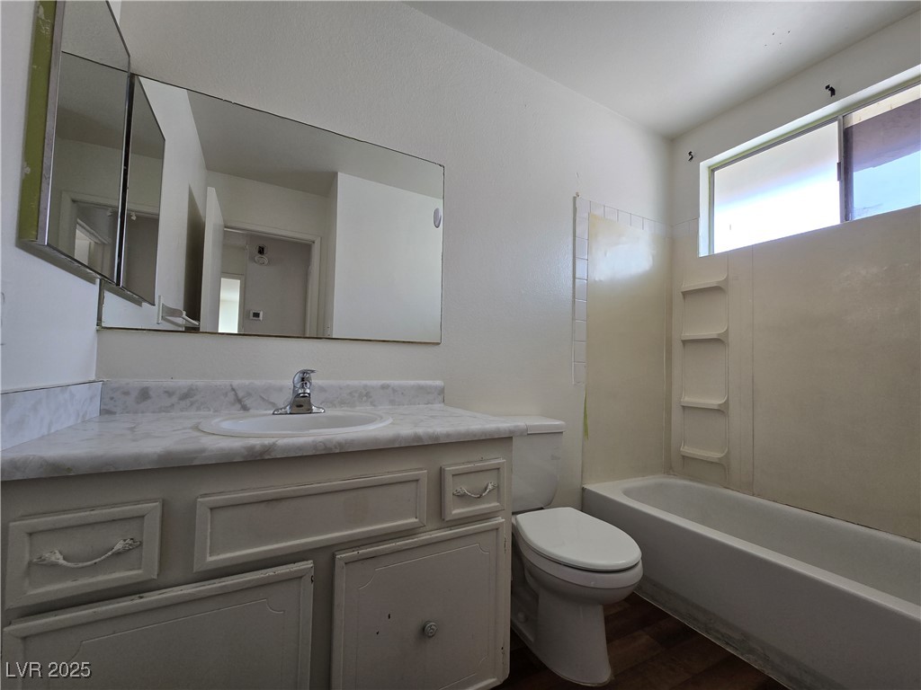 5340 Retablo Avenue C Property Photo 14