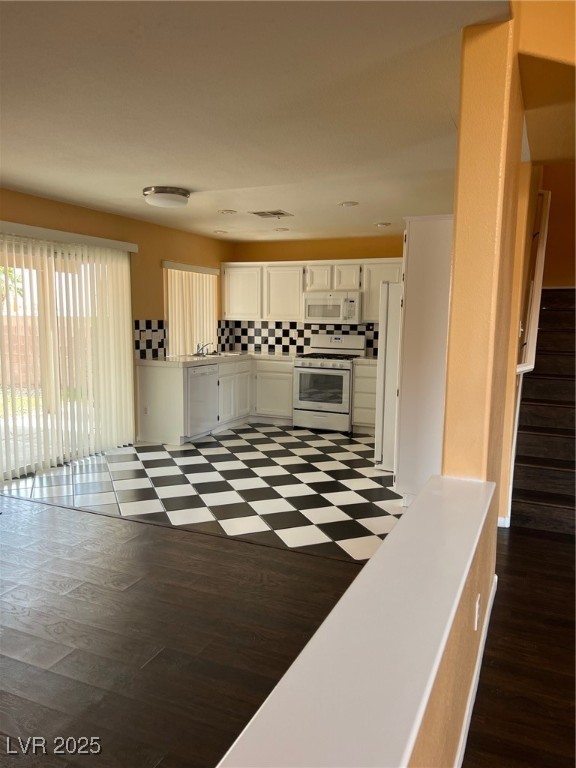 212 Silver Castle Street Na Property Photo 6