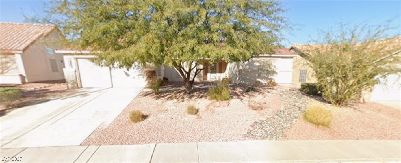327 Perry Ellis Drive Property Photo 3