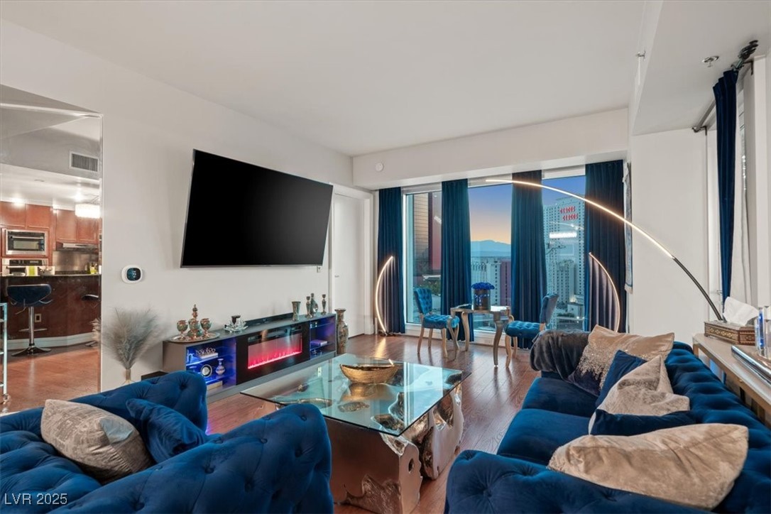 2700 Las Vegas Boulevard 1401 Property Photo 18