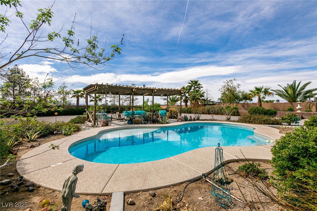 6915 Cedar Basin Avenue Property Photo 1