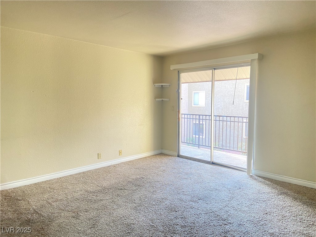 4370 Sandy River Drive 24 Property Photo 6