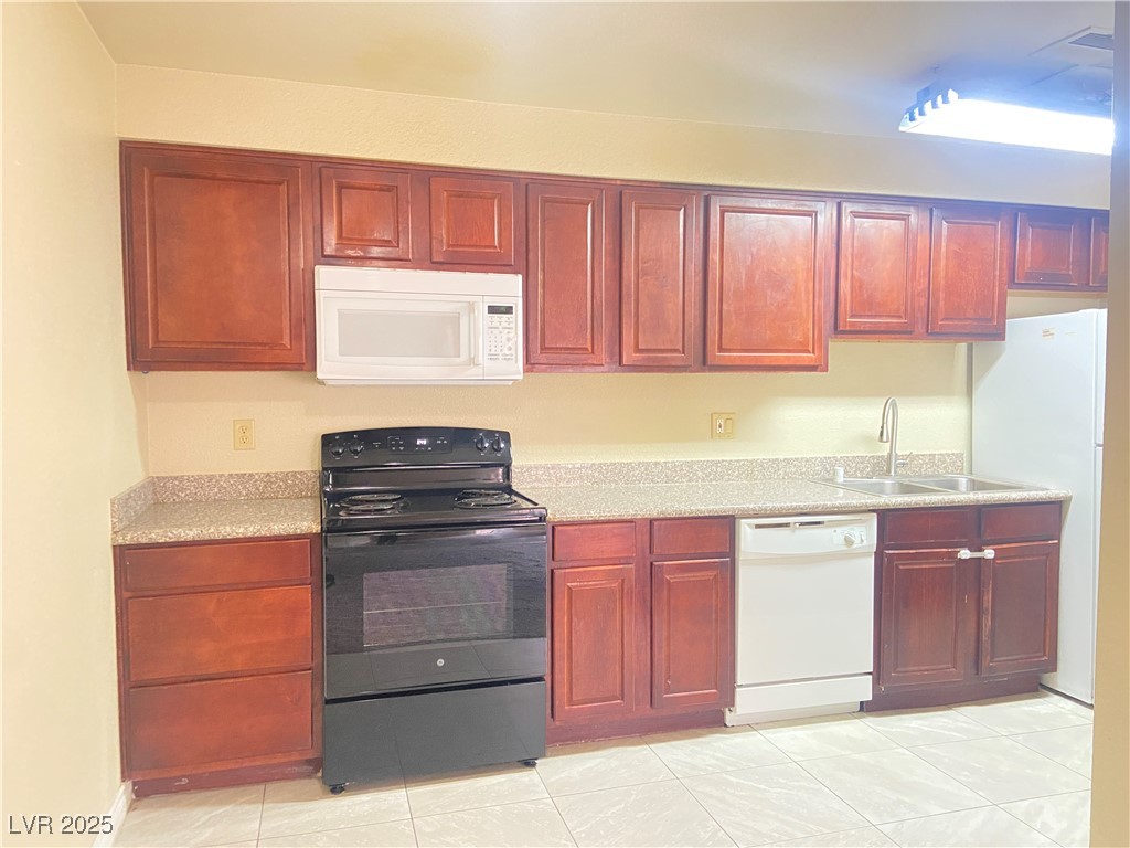 4370 Sandy River Drive 24 Property Photo 8