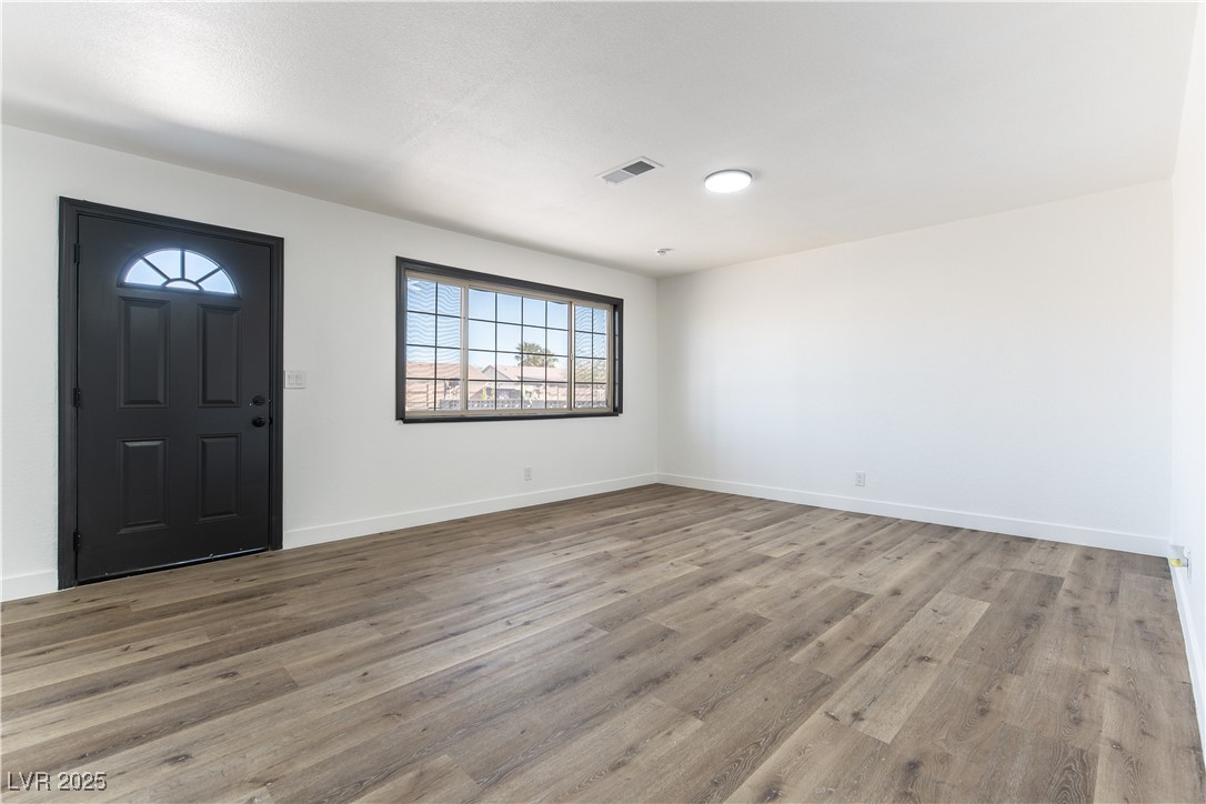 887 West Carey Avenue Property Photo 3