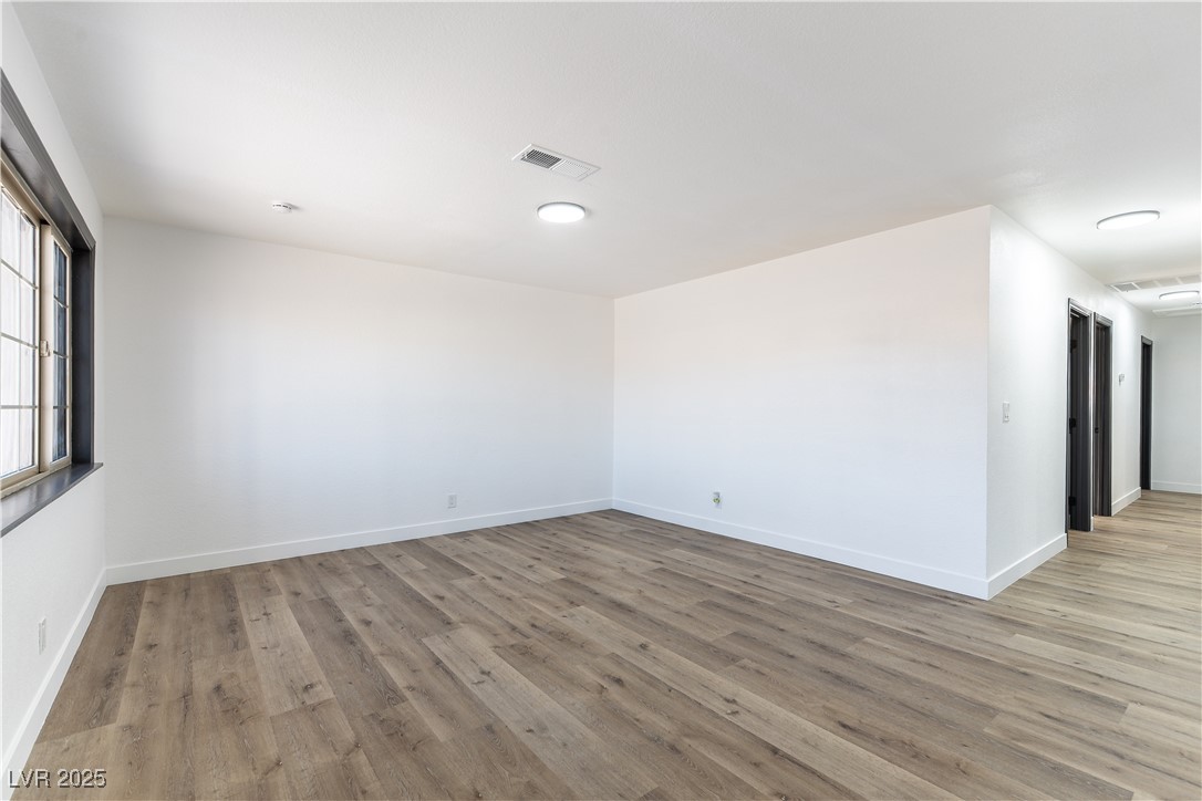887 West Carey Avenue Property Photo 4
