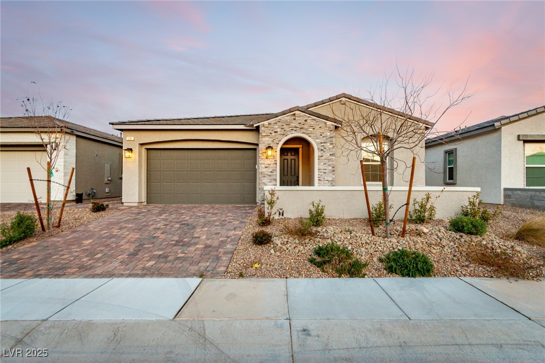 76 Tatahatso Point Street Property Photo