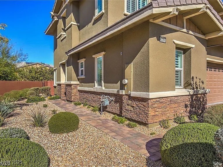 10398 Addie De Mar Lane Property Photo 3