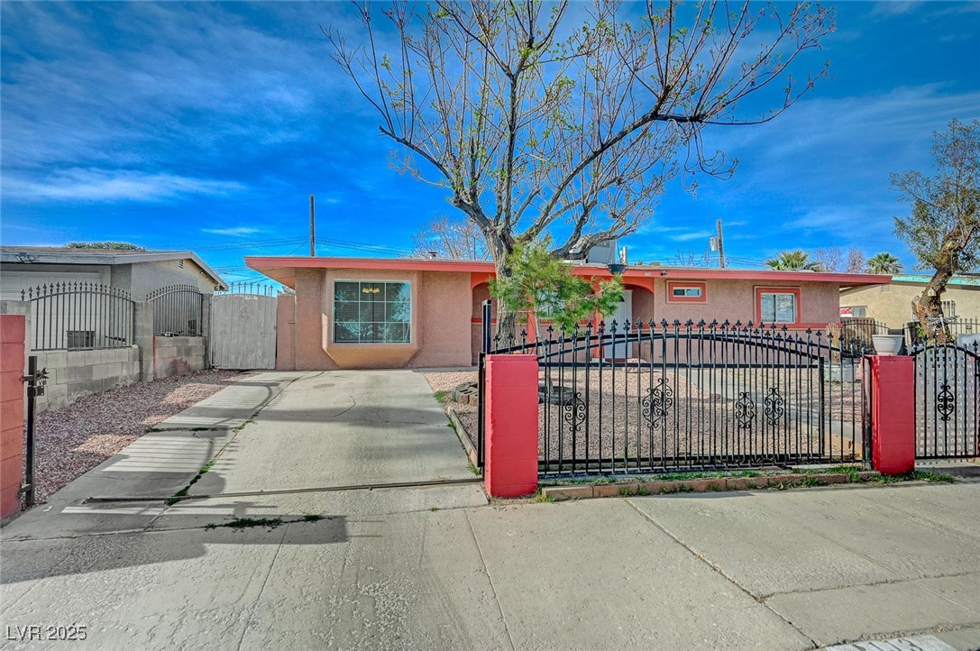 1113 Date Street Property Photo