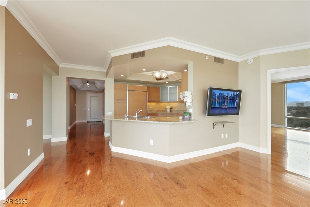 322 Karen Avenue 708 Property Photo 4