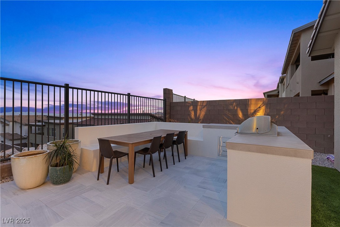 532 Crown Mesa Avenue Property Photo 4