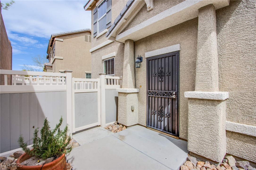 961 Wembly Hills Place Property Photo