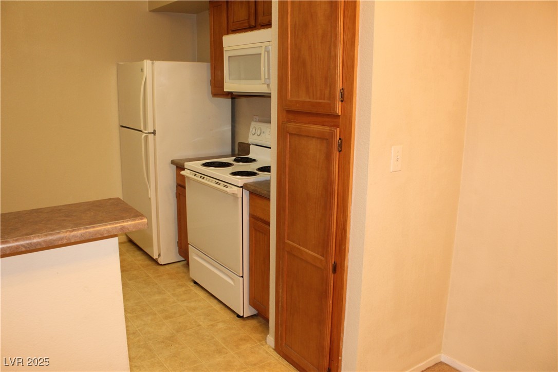 9620 West Russell Road 2108 Property Photo 3