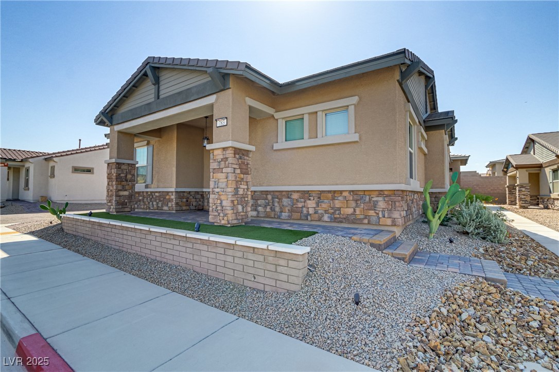 783 Hibiscuss Blossom Street Property Photo