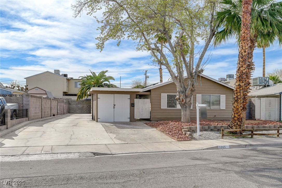 5065 Atherton Street Property Photo
