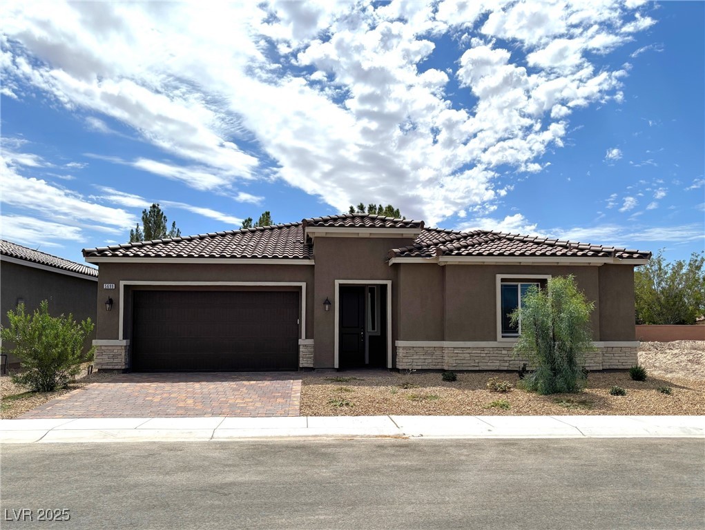 5699 East Victoria Falls Drive Property Photo 1