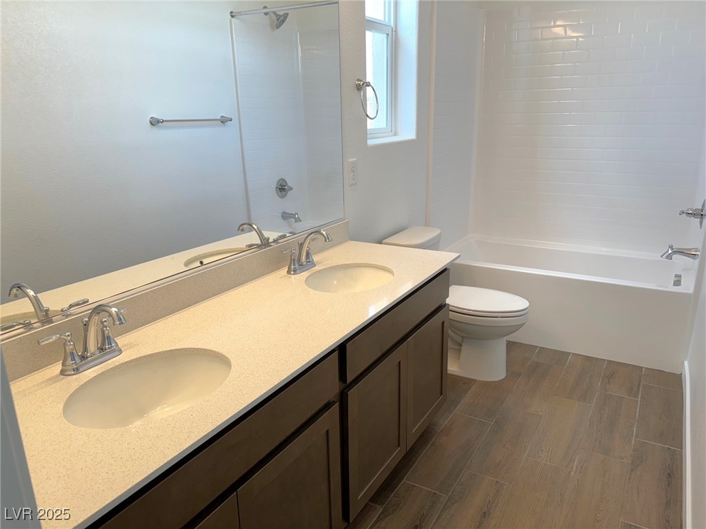 5699 East Victoria Falls Drive Property Photo 5