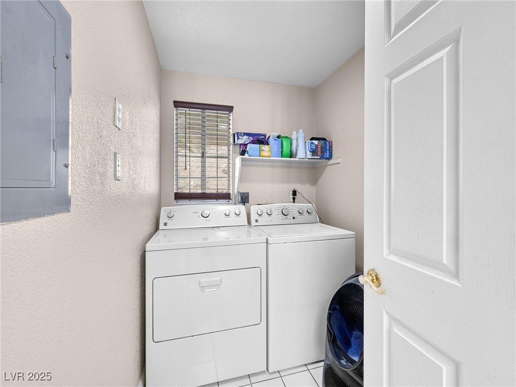 353 Seine Way N Property Photo 14