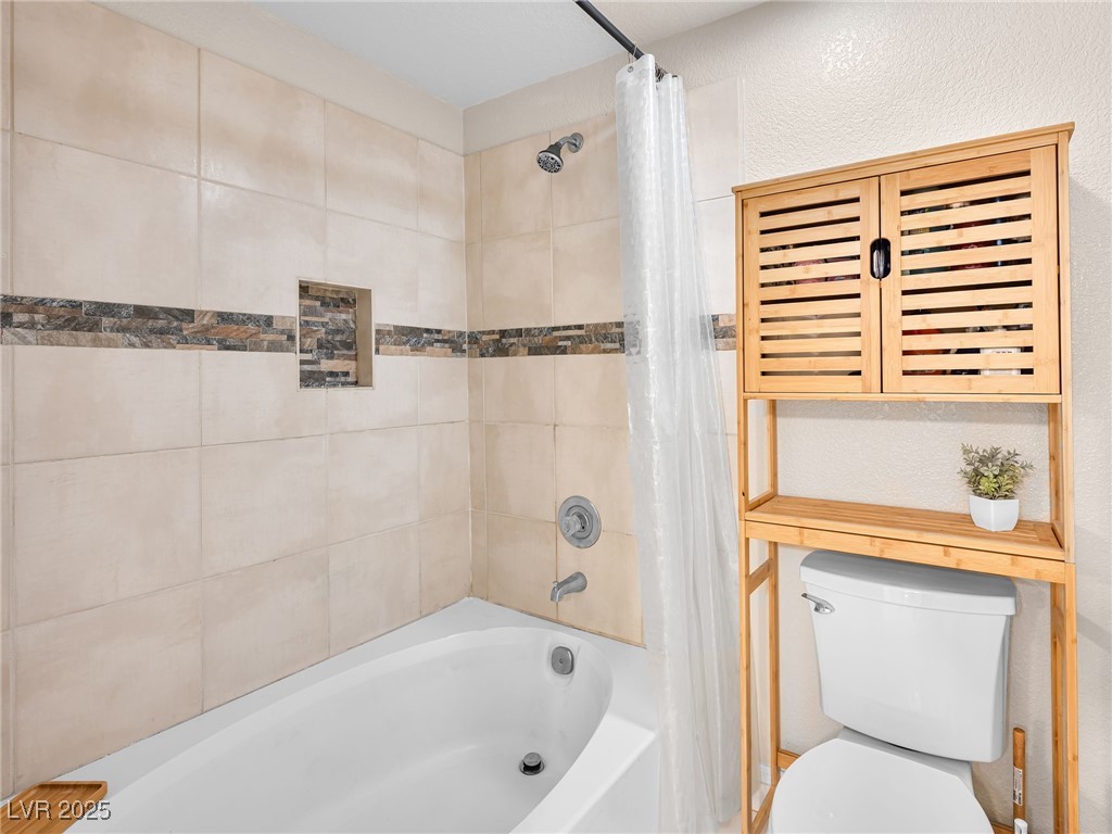 353 Seine Way N Property Photo 27