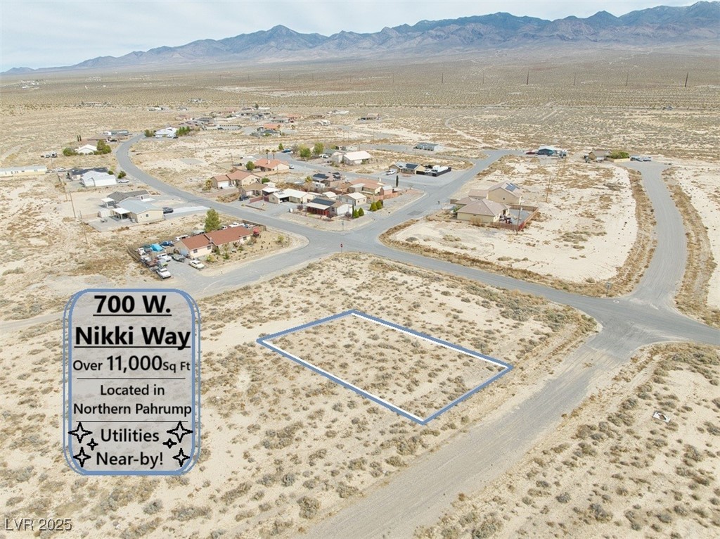700 West Nikki Way Property Photo 1