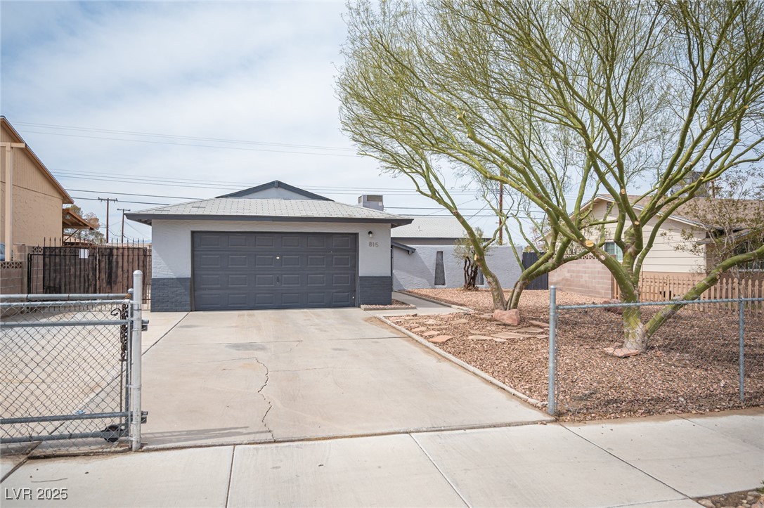 815 Center Street Property Photo