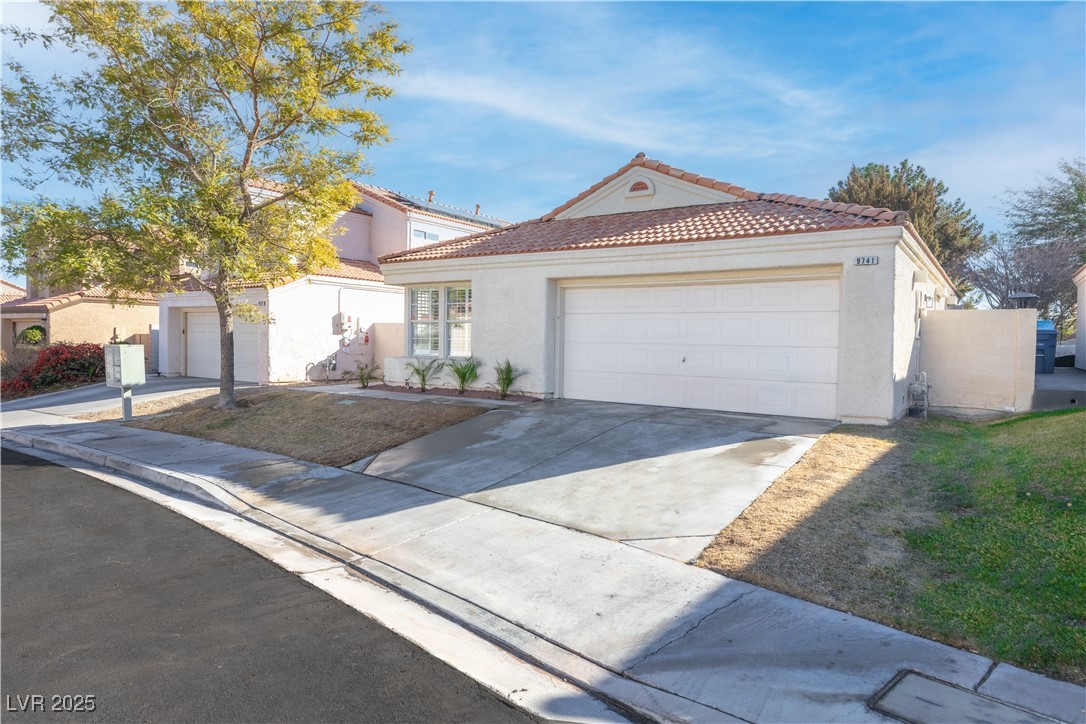 9741 Horizon Hills Drive Property Photo 2