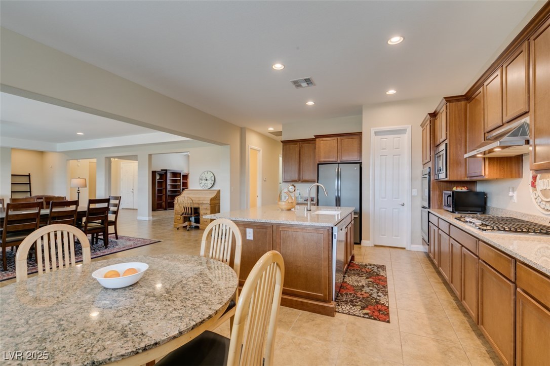 9731 Addie Meadow Court Property Photo 11