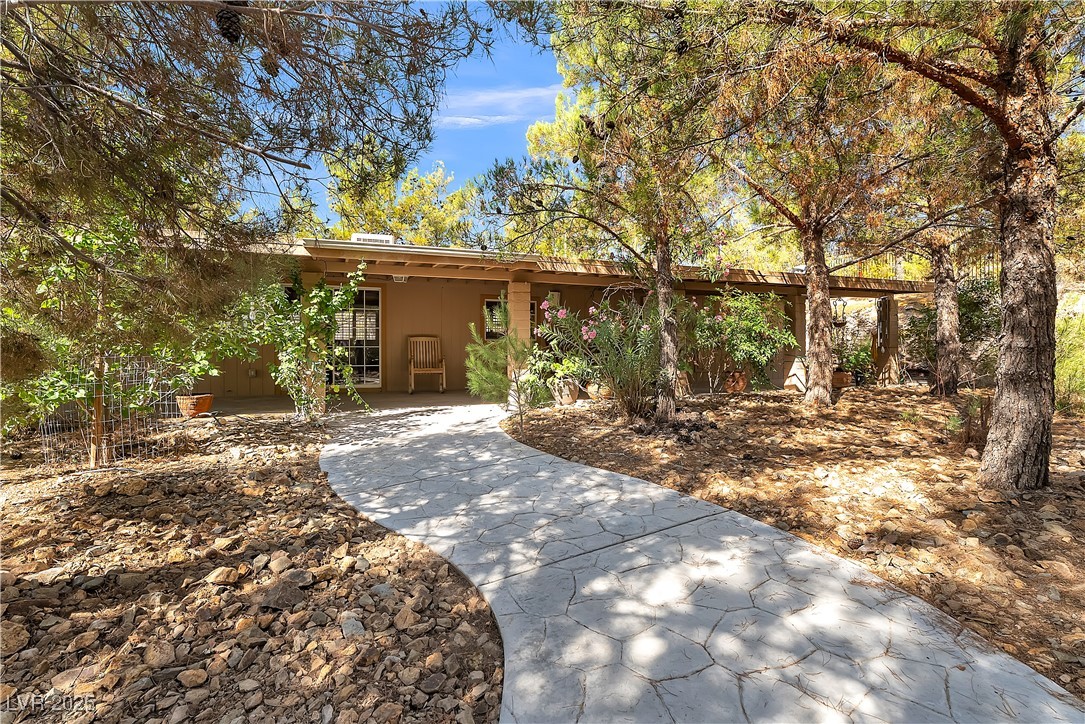 12575 West Wigwam Avenue Property Photo 1