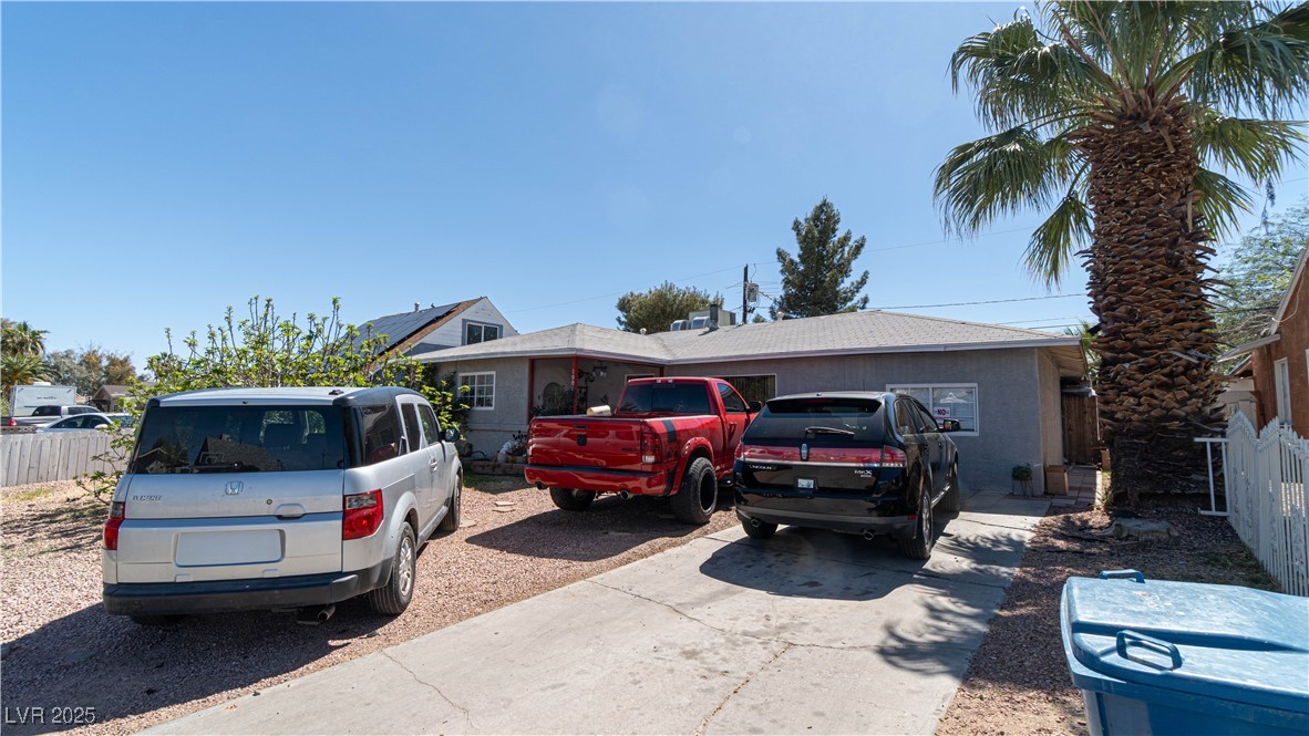 1908 Hassett Avenue Property Photo