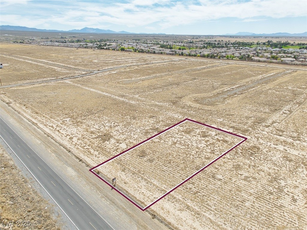 4881 East Gamebird Road Property Photo 2