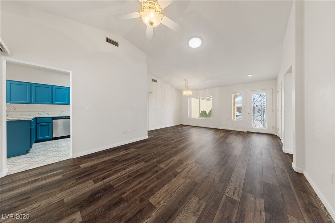 10505 Linden Wood Ct Property Photo 2