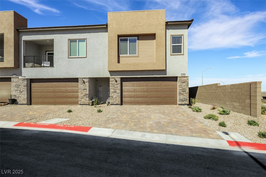 310 Walsh Peak Avenue Property Photo 1