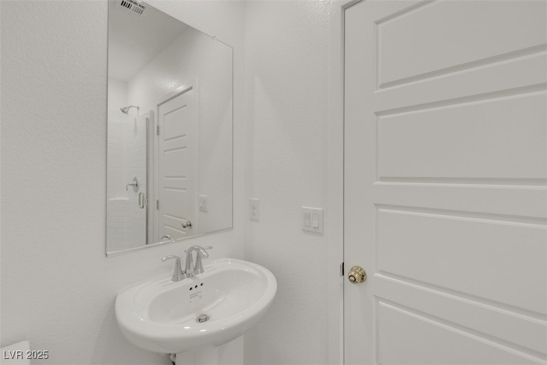 310 Walsh Peak Avenue Property Photo 10