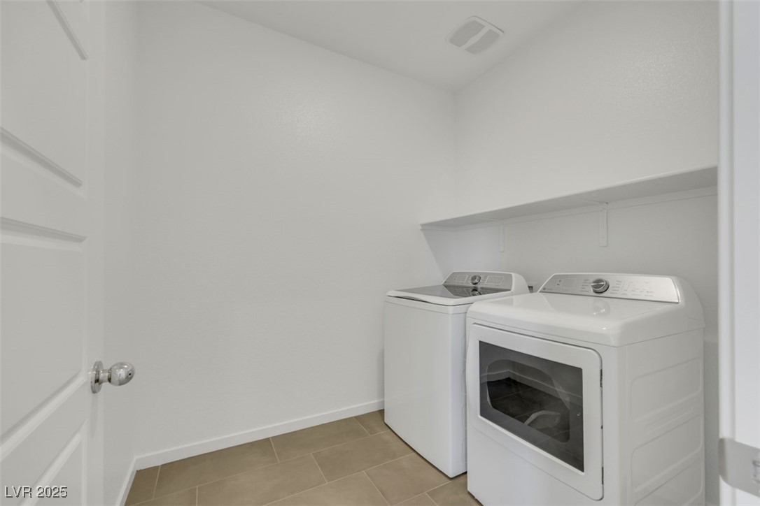 310 Walsh Peak Avenue Property Photo 13